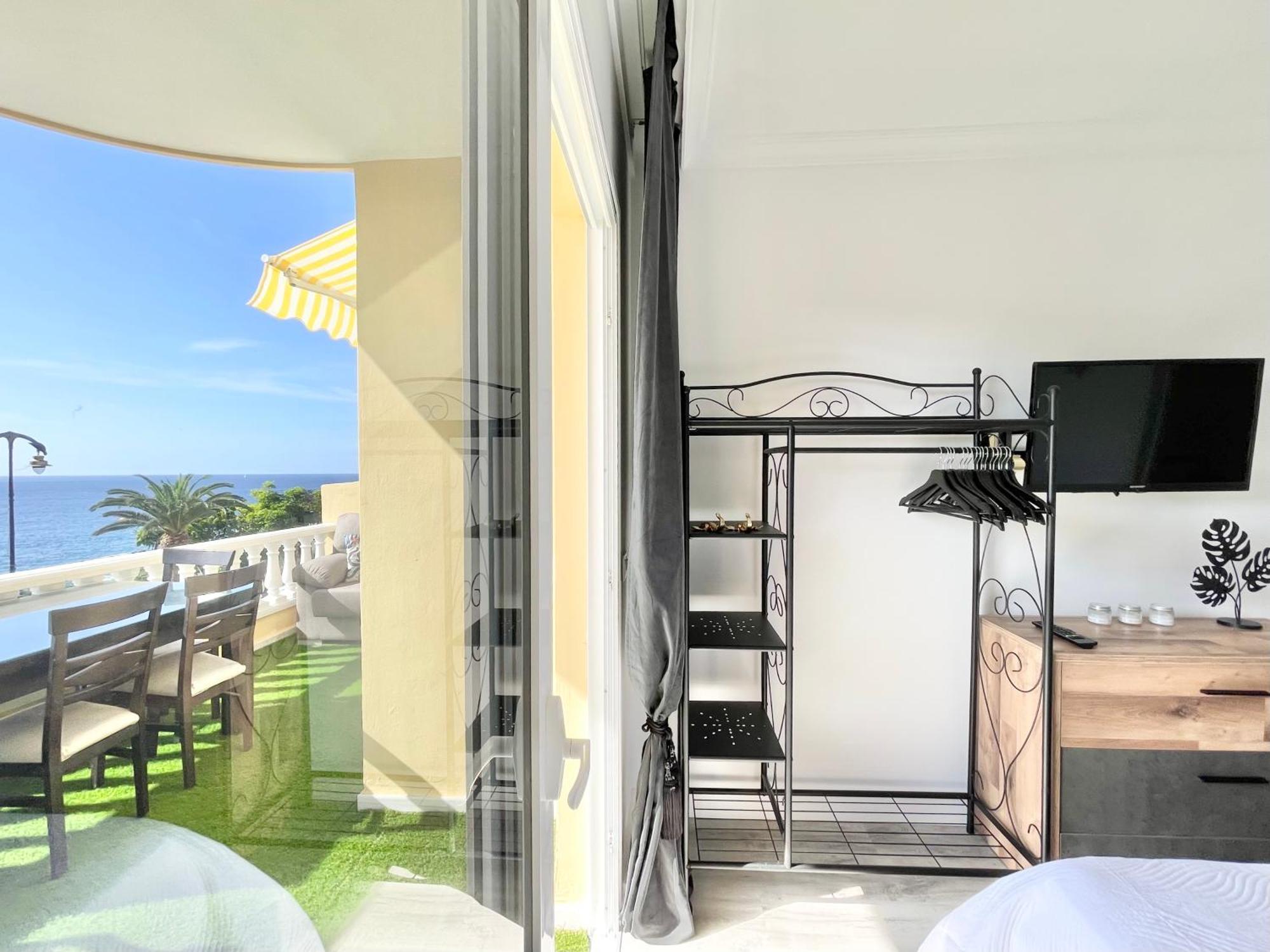 Paulmarie Apartment Gigantes Ocean Lounge 푸에르토 데 산티아고 외부 사진