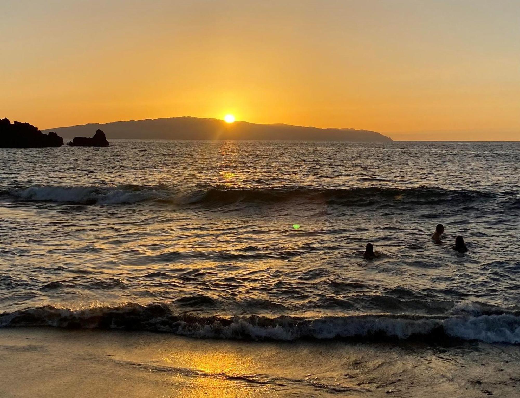 Paulmarie Apartment Gigantes Ocean Lounge 푸에르토 데 산티아고 외부 사진